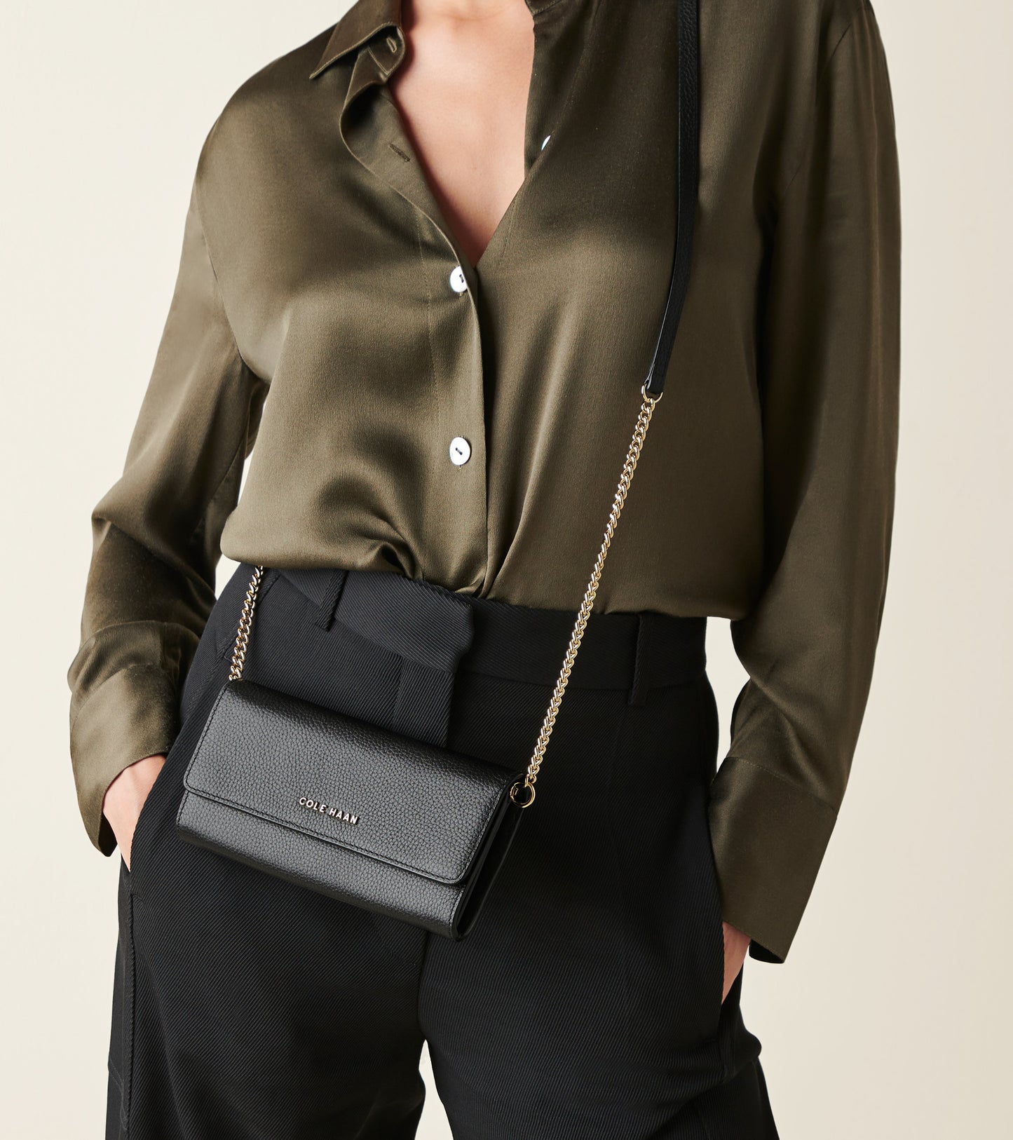 Wallet On A Chain - Style U04891 - Angle N