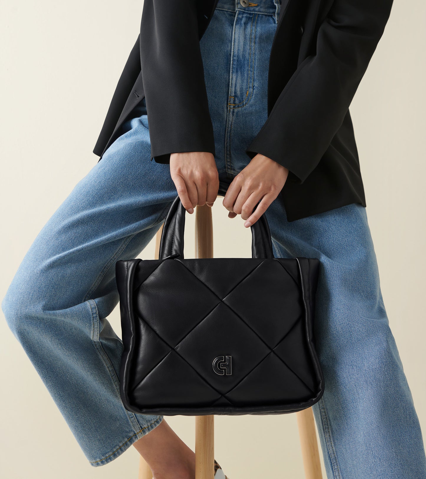 U06346-Quilted Tote Bag-Black