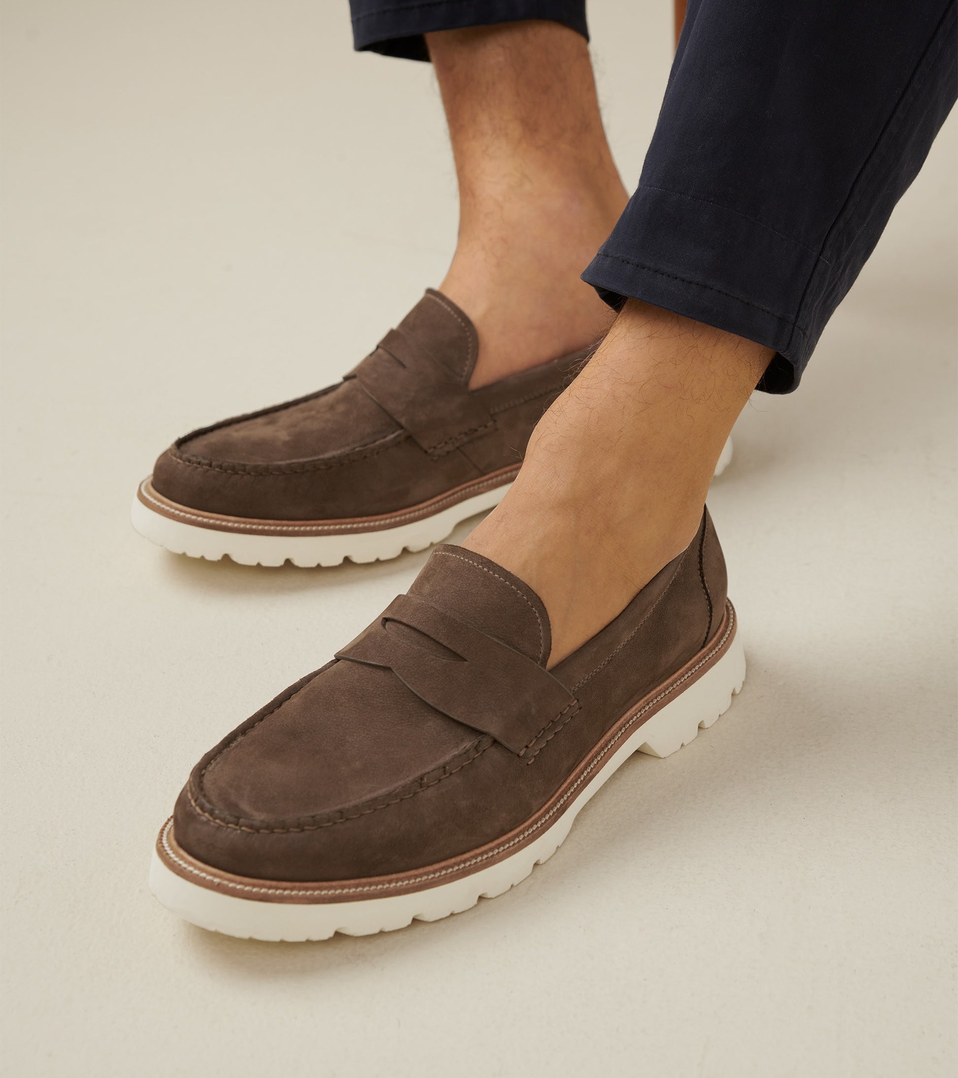 C36858:CH TRUFFLE NUBUCK/EGRET