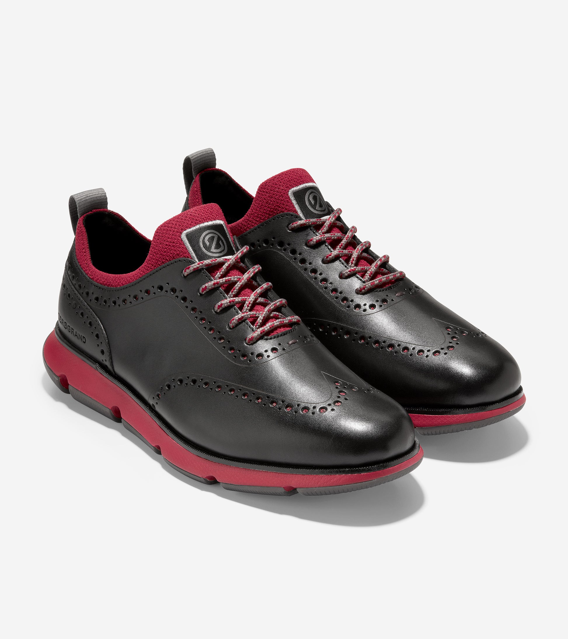 c34401-4.ZERØGRAND Wingtip Oxford-Black-Rio Red